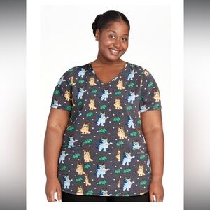 ❤️ BNWT Winter Bluey And Bingo Women's V-Neck Scrub Top Christmas Print 3X